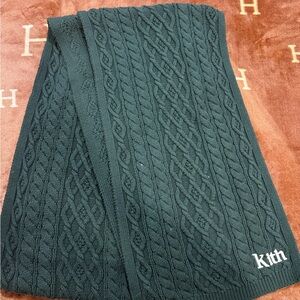 Kith Men's Dark Green Cable Knit scarf
